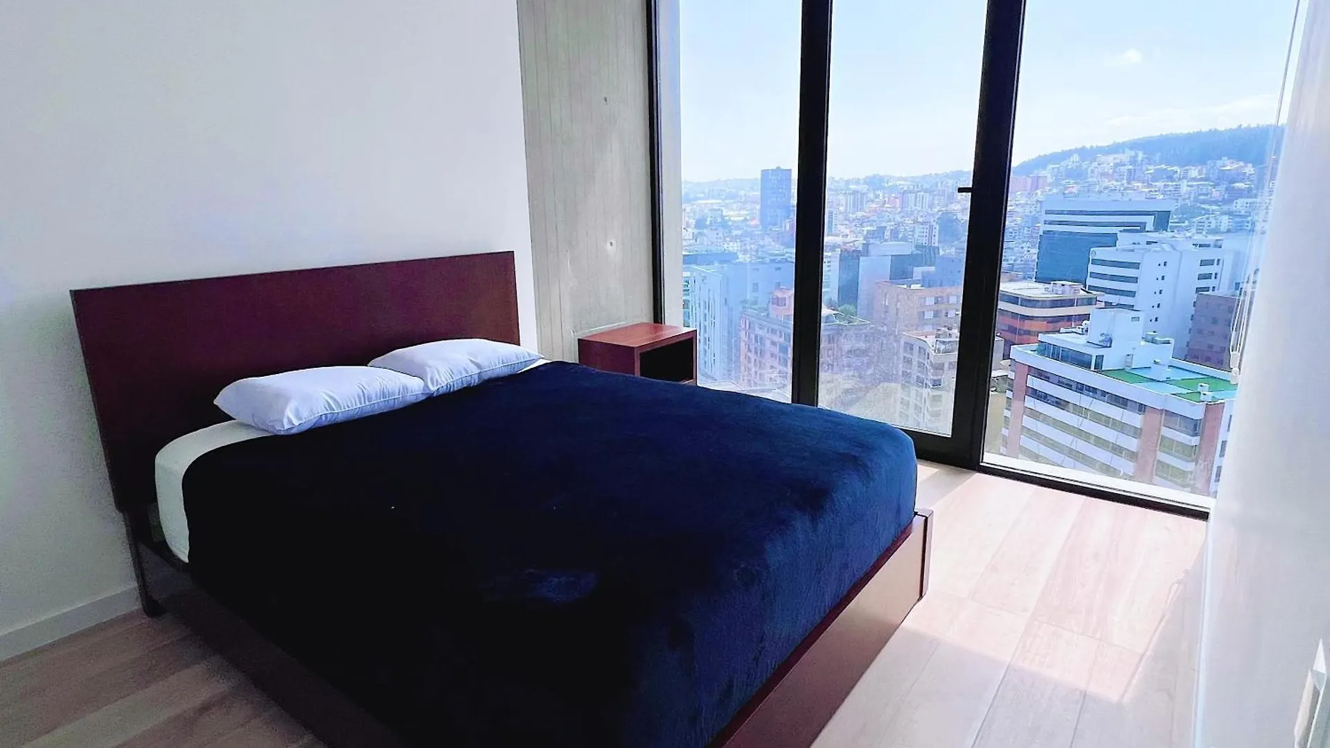 Apartment Minimalist Suite In The Tallest Building Iqon Quito